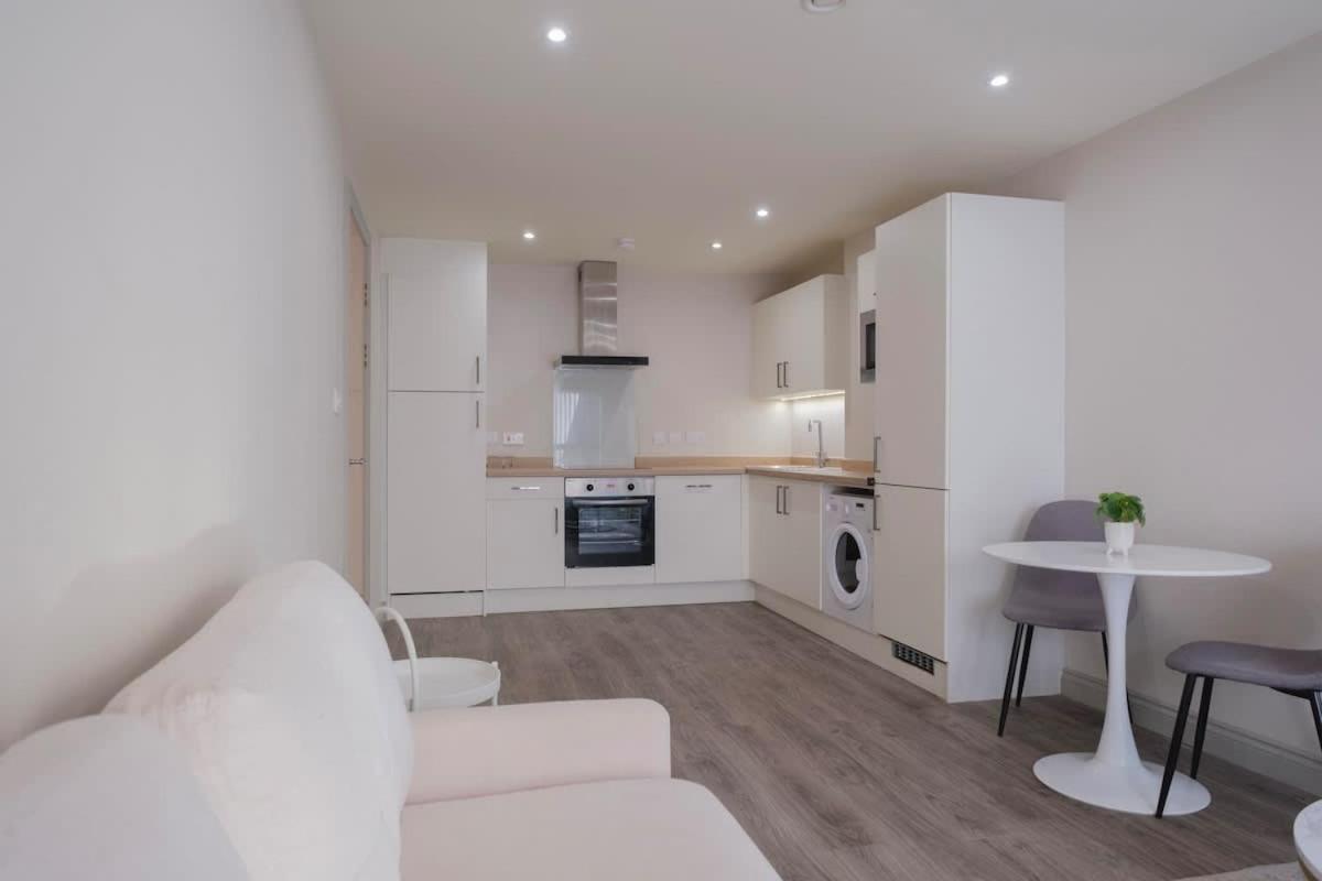 Charming 1-Bedroom Apartment In Leeds City Centre Perfect For Couples Or Solo Travelers Екстер'єр фото