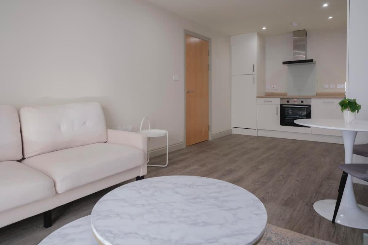 Charming 1-Bedroom Apartment In Leeds City Centre Perfect For Couples Or Solo Travelers Екстер'єр фото