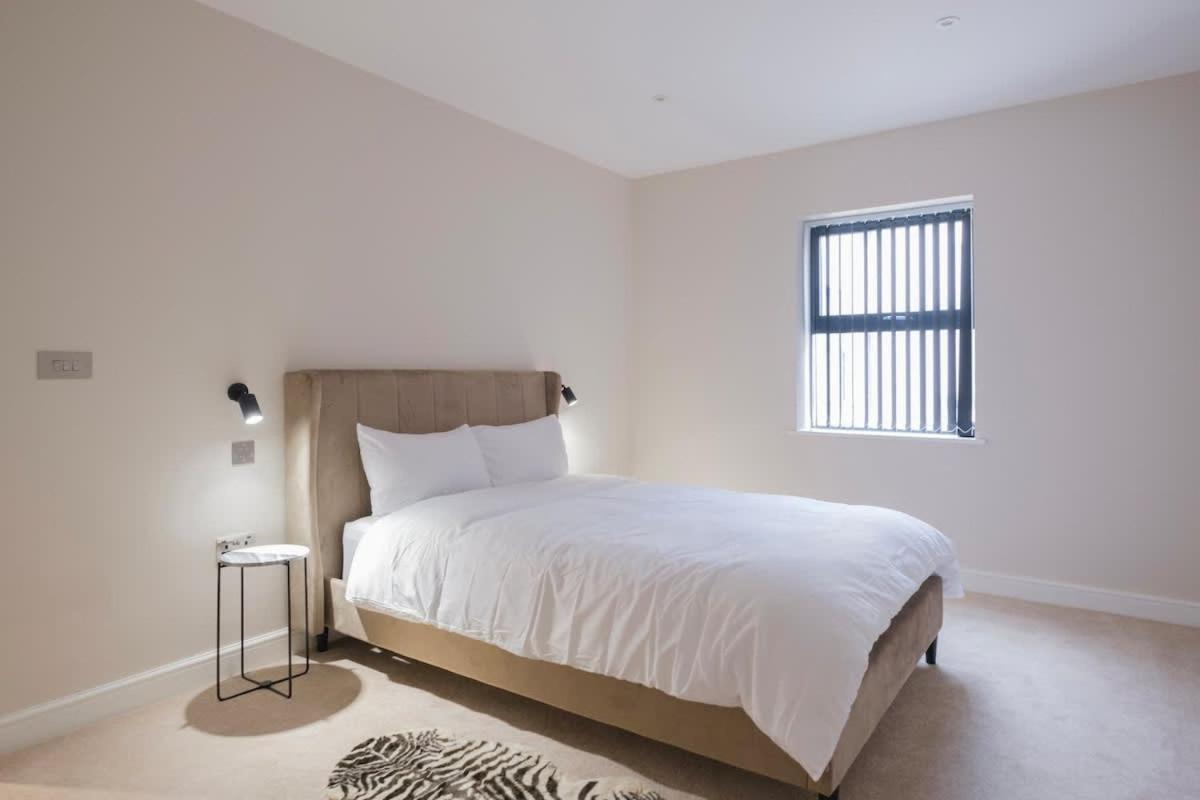Charming 1-Bedroom Apartment In Leeds City Centre Perfect For Couples Or Solo Travelers Екстер'єр фото